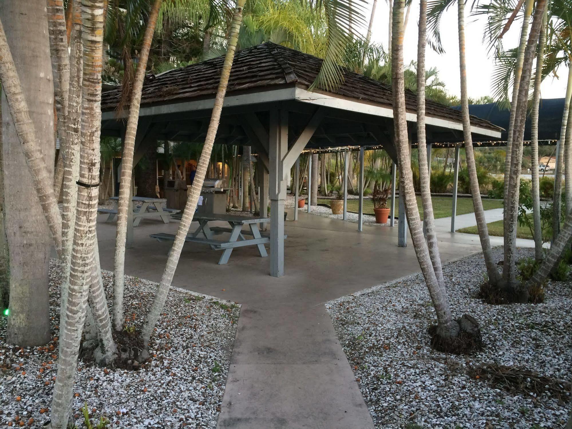 Lantern Inn&Suites - Sarasota South Bradenton Exterior foto